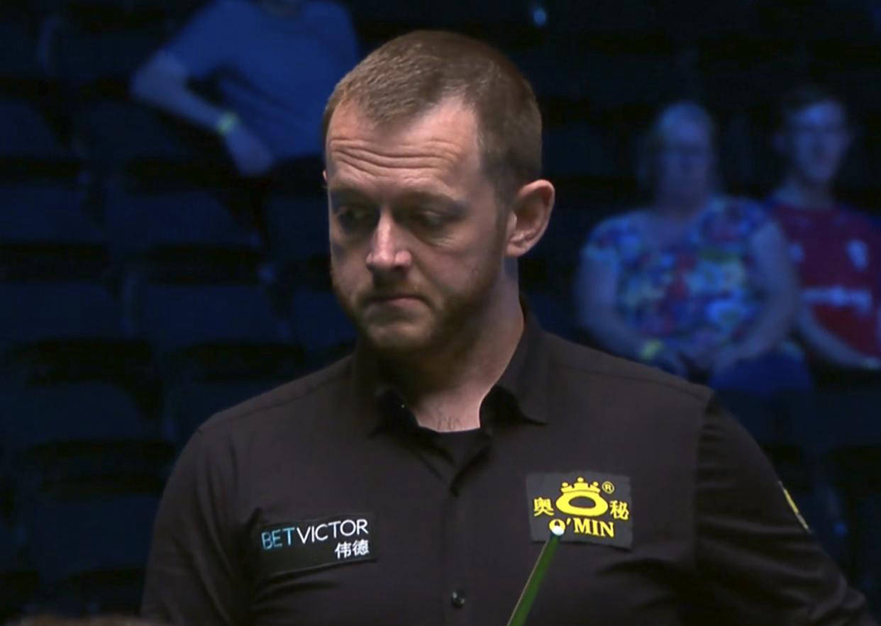 日凌晨, 罗伯逊经过, src