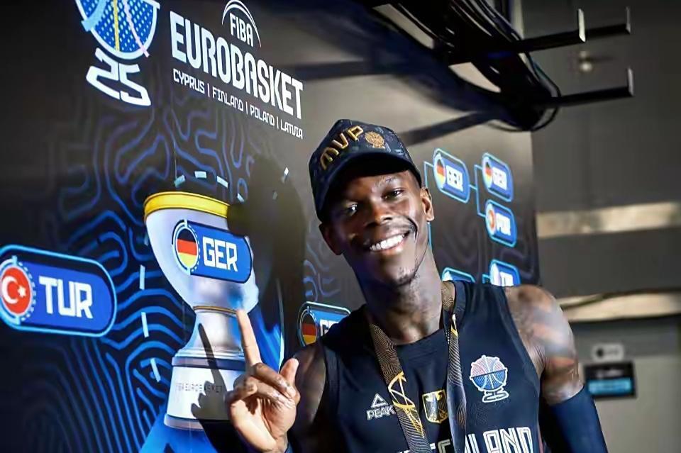 施罗德上演, 荣誉足以让